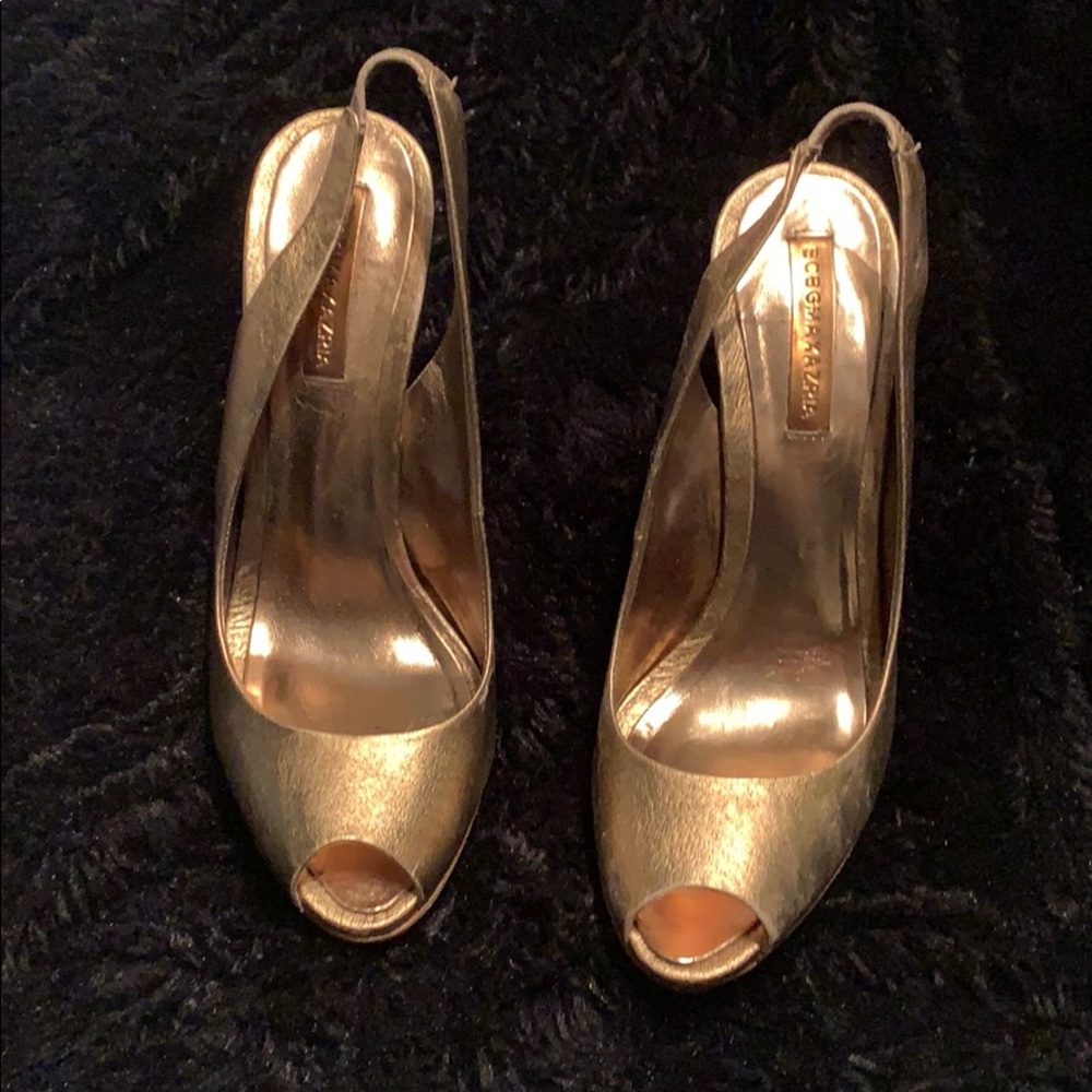 SOLD!!!! Gold BCBG heels.